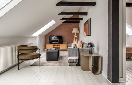 Copenhagen SV Apartamento | Sleek Valby 3BR w/ W/D & Office, nr Valbyparken, by Blueground