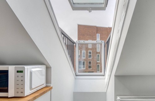 Copenhagen SV Apartamento | Sleek Valby 3BR w/ W/D & Office, nr Valbyparken, by Blueground