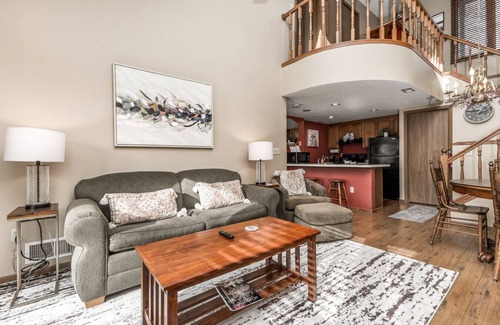 The Galena Territory Casa | Sleep 4 in cozy 2-bedroom, 2-bath townhouse
