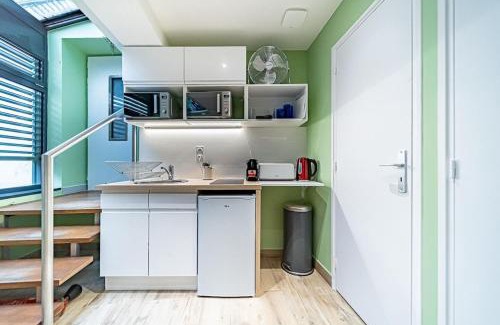 Oullins Apartamento | Sleep and go - unusual accommodation - Saint Genis Laval