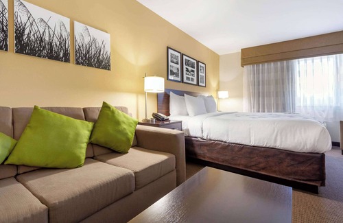 Bismarck Hotel | Sleep Inn & Suites Bismarck I-94