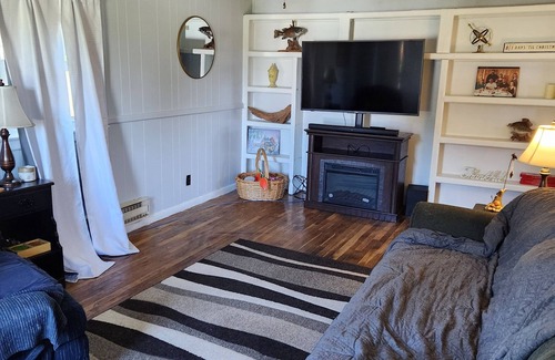 Howard Casa | Sleep up to 6, bring your dogs, relax and enjoy