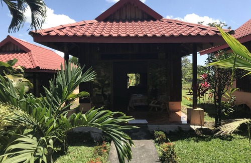 La Fortuna Hotel | Sleep VIP con habitación privada con vistas al Volcán Arenal