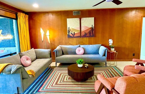 Shearer Hills - Ridgeview Casa | The Emerald Oasis -Pickleball & Pool May 1st l Disc Golf l Game Room