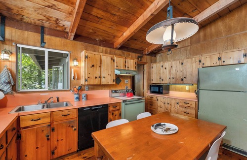 West Alton Cabina | Sleeper Island need boat dream cabin adventure lakefront family and pet friendly