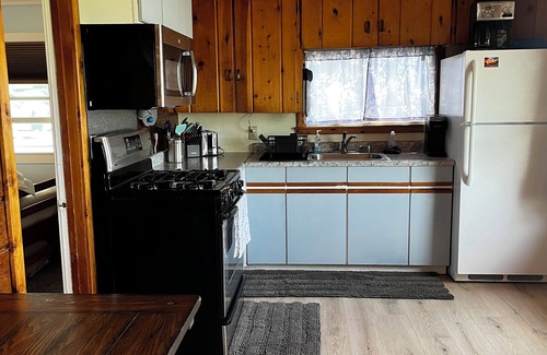 Maple City Cabaña | Sleeping Bear Dunes Cottage en el lago