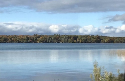 Maple City Cabaña | Sleeping Bear Dunes Cottage en el lago