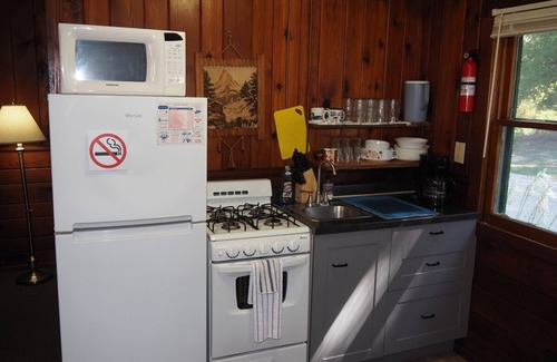 Honor Cabina | Sleeping Bear Riverside Cabins - Cabin #2