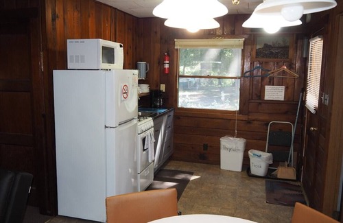 Honor Cabina | Sleeping Bear Riverside Cabins - Cabin #2