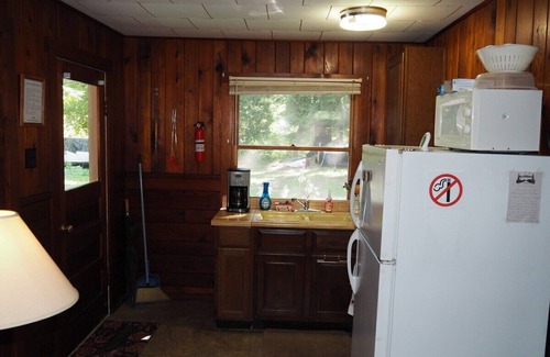 Honor Cabina | Sleeping Bear Riverside Cabins - Cabin #3