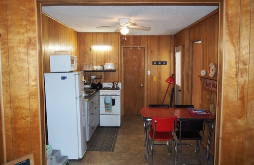 Honor Cabina | Sleeping Bear Riverside Cabins - Cabin #4