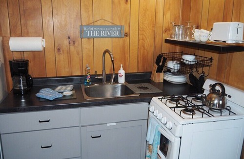 Honor Cabina | Sleeping Bear Riverside Cabins - Cabin #4