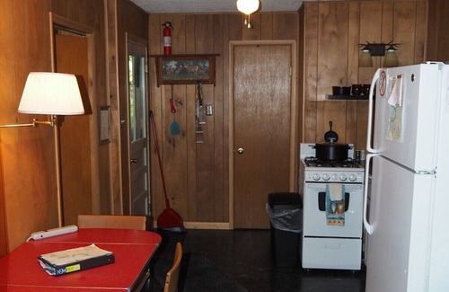 Honor Cabina | Sleeping Bear Riverside Cabins - Cabin #5