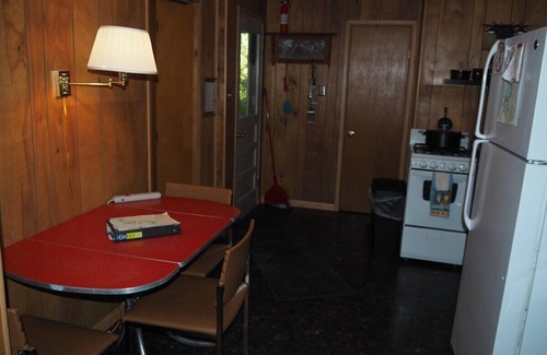 Honor Cabina | Sleeping Bear Riverside Cabins - Cabin #5