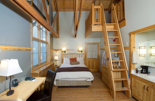 Leavenworth Hotel | Sleeping Lady Mountain Resort