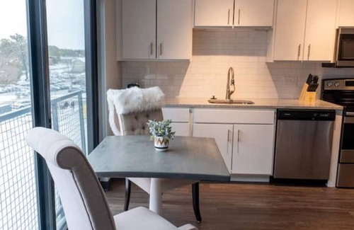 Sherman Hill Apartamento | Sleepover: Charming 1BD/1BA - Downtown Des Moines