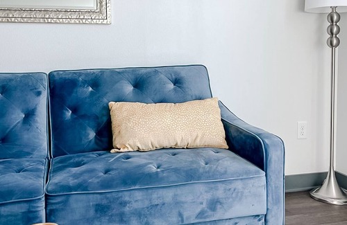Des Moines Apartamento | Sleepover: Dashing 1BD/1BA + High Ceilings - Des Moines
