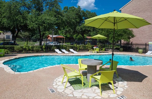 Windsor Park Apartamento | Sleepover : Dashing 1BD/1BA + Gym - Austin TX