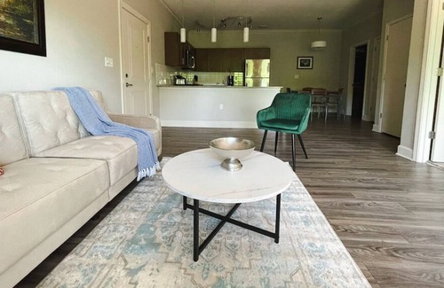 Ferndale Casa | Sleepover: Dazzling 1BD/1BA + Gym - Little Rock