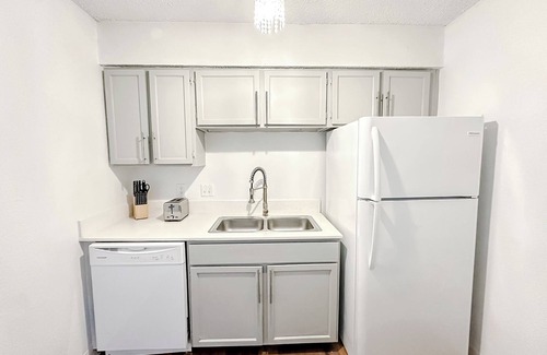 Windsor Park Apartamento | Sleepover : Delightful 1BD/1BA + Gym - Austin TX