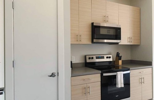 Des Moines Apartamento | Sleepover: Exclusive Studio and Gym - Des Moines