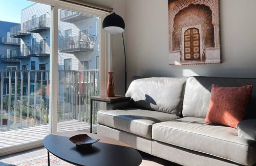 Downtown Omaha Apartamento | Sleepover: Exemplary 1BD/1BA + Balcony- Downtown Omaha