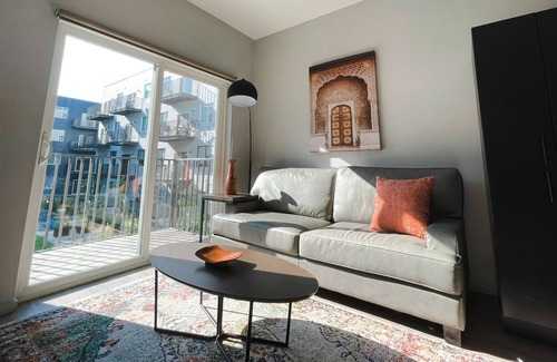 Downtown Omaha Apartamento | Sleepover: Exemplary 1BD/1BA + Balcony- Downtown Omaha