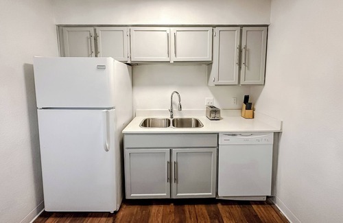 Windsor Park Apartamento | Sleepover : Inviting 1BD/1BA + Gym - Austin TX