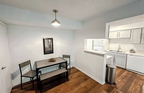 Windsor Park Apartamento | Sleepover : Inviting 1BD/1BA + Gym - Austin TX