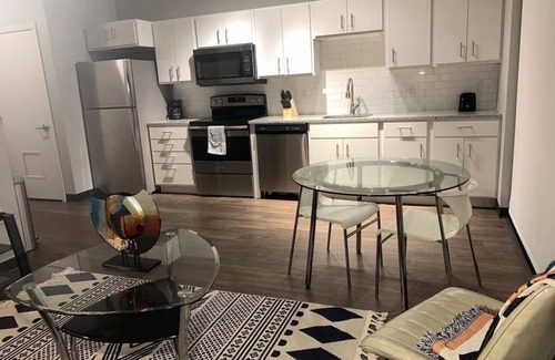 Downtown Des Moines Apartamento | Sleepover: Prime 1BD/1BA - Downtown Des Moines