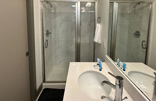 Springfield Apartamento | Sleepover: Radiant 1BD/1BA - Downtown Springfield