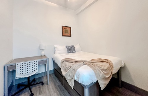 Springfield Apartamento | Sleepover: Radiant 1BD/1BA - Downtown Springfield