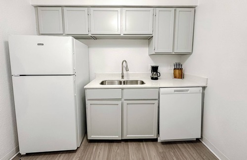 Windsor Park Apartamento | Sleepover : Spacious 1BD/1BA + Gym - Austin TX