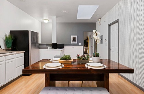 Miraloma Casa | Sleeps 10, 5 bedrooms and 5 bathrooms in Sunny San Francisco. Close to BART