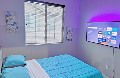 West Sacramento Casa | Sleeps 10 Centrally Located w/Theater Room