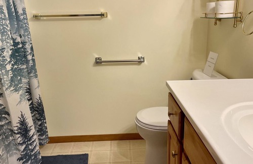 Hayward Cabina | Sleeps 10, Dog Friendly, Great Family Getaway!