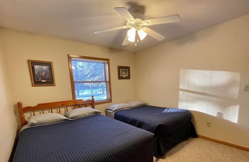 Hayward Cabina | Sleeps 10, Dog Friendly, Great Family Getaway!