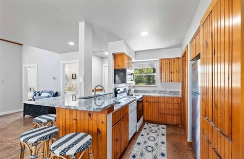 Breckenridge Casa | Sleeps 10 on deep water at Hubbard Creek Lake with 2 story dock & MIL quarters