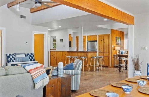 Breckenridge Casa | Sleeps 10 on deep water at Hubbard Creek Lake with 2 story dock & MIL quarters