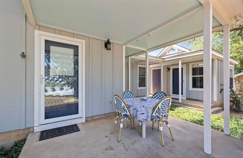 Breckenridge Casa | Sleeps 10 on deep water at Hubbard Creek Lake with 2 story dock & MIL quarters