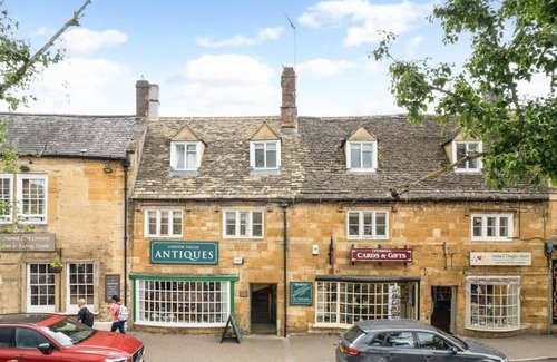 Moreton-in-Marsh Apartamento | Sleeps 10 with private garden