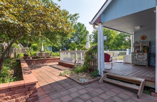 Lawrence Casa | Sleeps 12! Private 3+ Bdrm Home - Backyard Oasis!