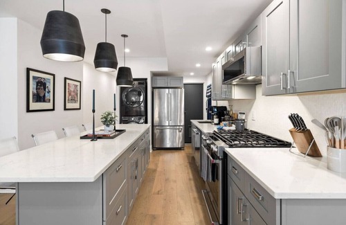 Central Northside Casa | Sleeps 12, Mxn Streets