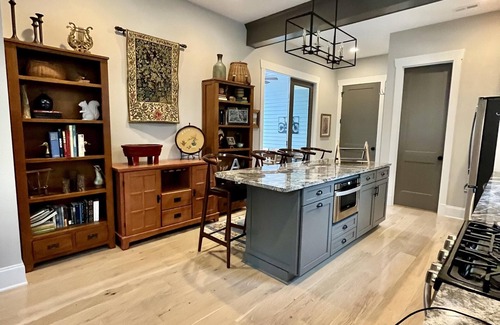 Brevard Casa | Sleeps 12, Stunning 4BR/4.5Bath Walking distance to downtown Brevard/ trails