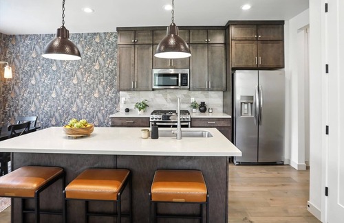 Deer Mountain Casa | Sleeps 14! Hot Tub-Games-Arcade & Balcony Views