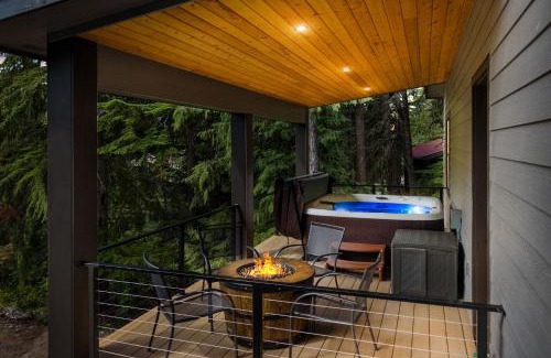 Government Camp Casa | Sleeps 14 Hot Tub Sauna Fire Pit Stunning Views