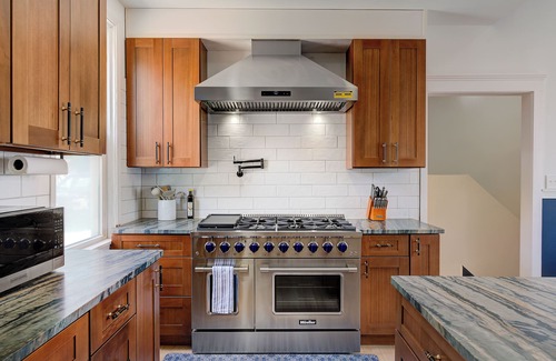 Brewers Hill Casa | Sleeps 16 4 bedroom 4 bath 1.5 mi to Fiserv Hot Tub Arcade Theater Chefs Kitchen