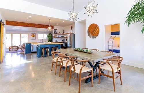 Dripping Springs Casa | Sleeps 18, Football Fave, Pool, Hot Tub, Fire Pits