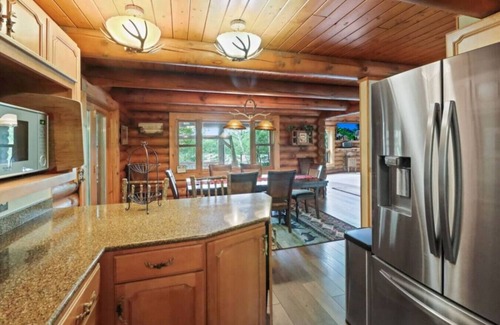 St Germain Casa | Sleeps 18 | Private Dock | 5 BR | 3BA | Kayaks