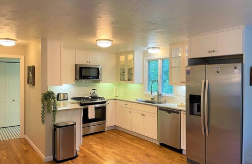 Eastham Casa | Sleeps 2-8/Soaking Tub/FirePit~Burrows